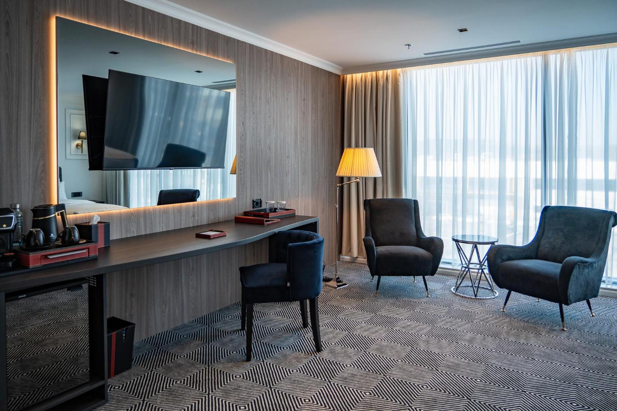 Sky Airport Hotel Cluj-Napoca Exterior photo